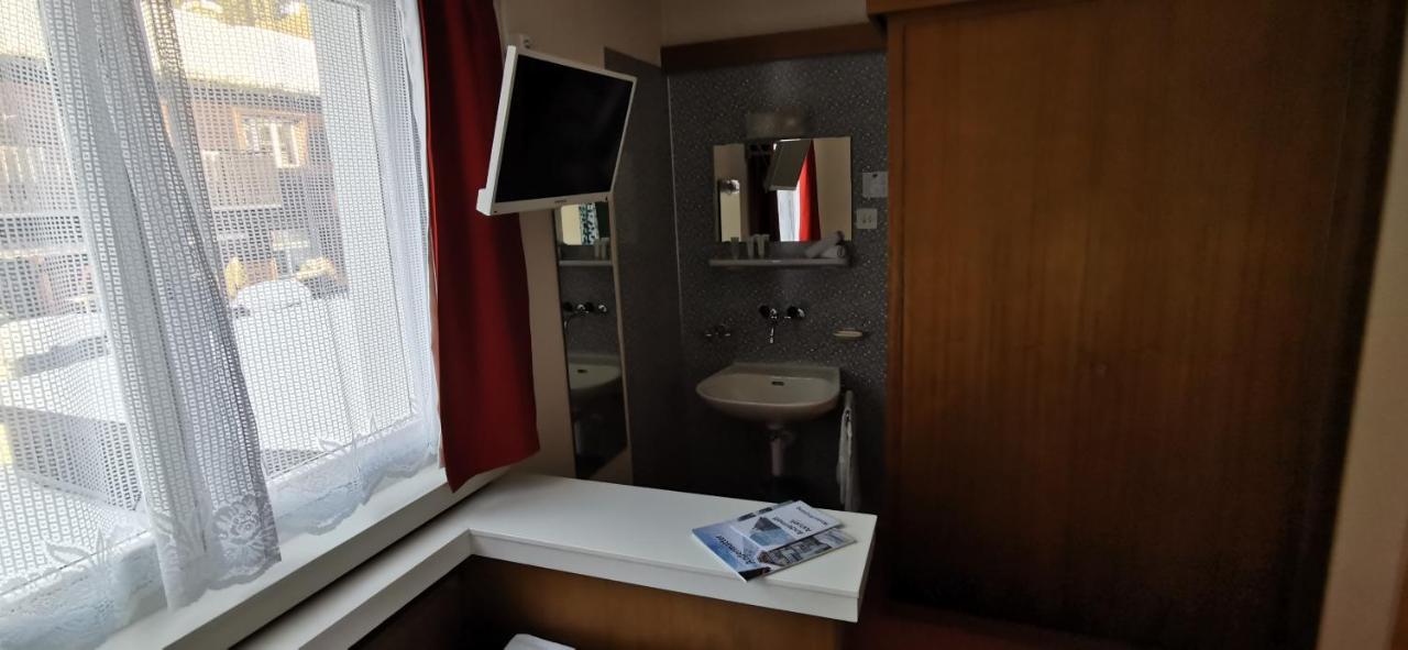 Hotel Bergidyll อันเดอร์แมท ภายนอก รูปภาพ